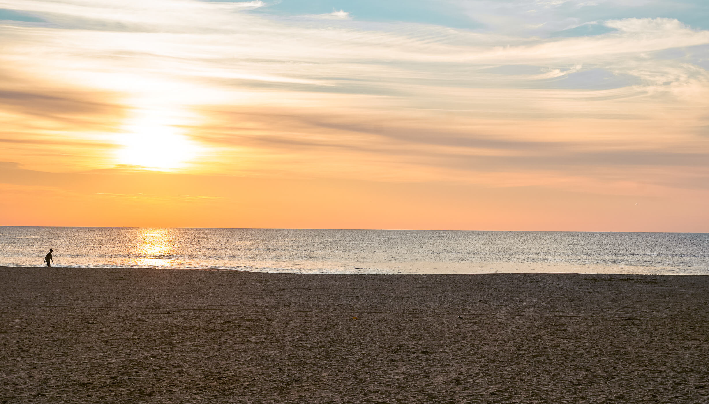 eat-well-explore-often-virginia-beach-oceanfront-sunrise-eat-well